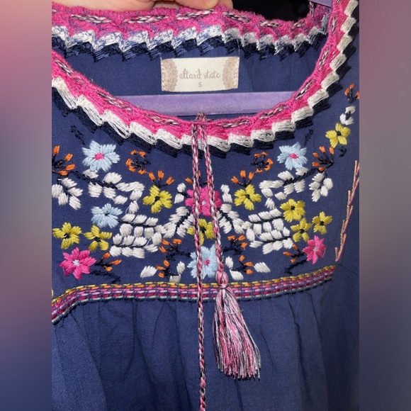 Altar'd State SMALL NEW Indigo Purple Embroidered Floral Tassel Short Tee - Picture 3 of 3